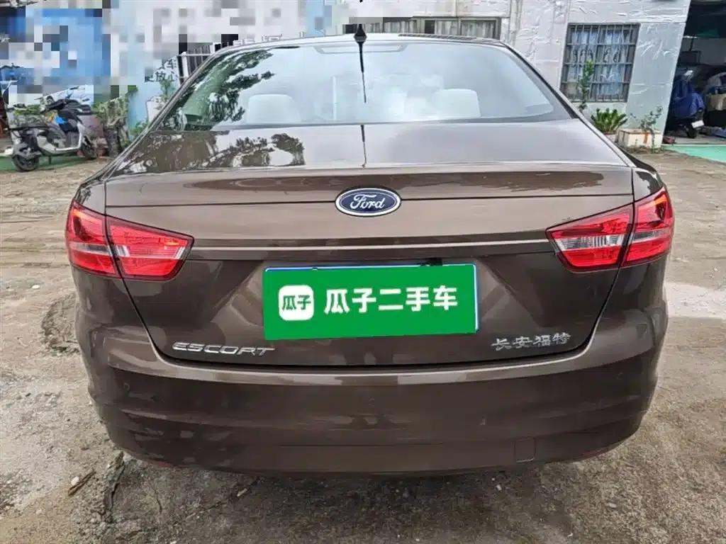 Ford Focus 2017 1.5L Automatic Comfort Model — миниатюра 6