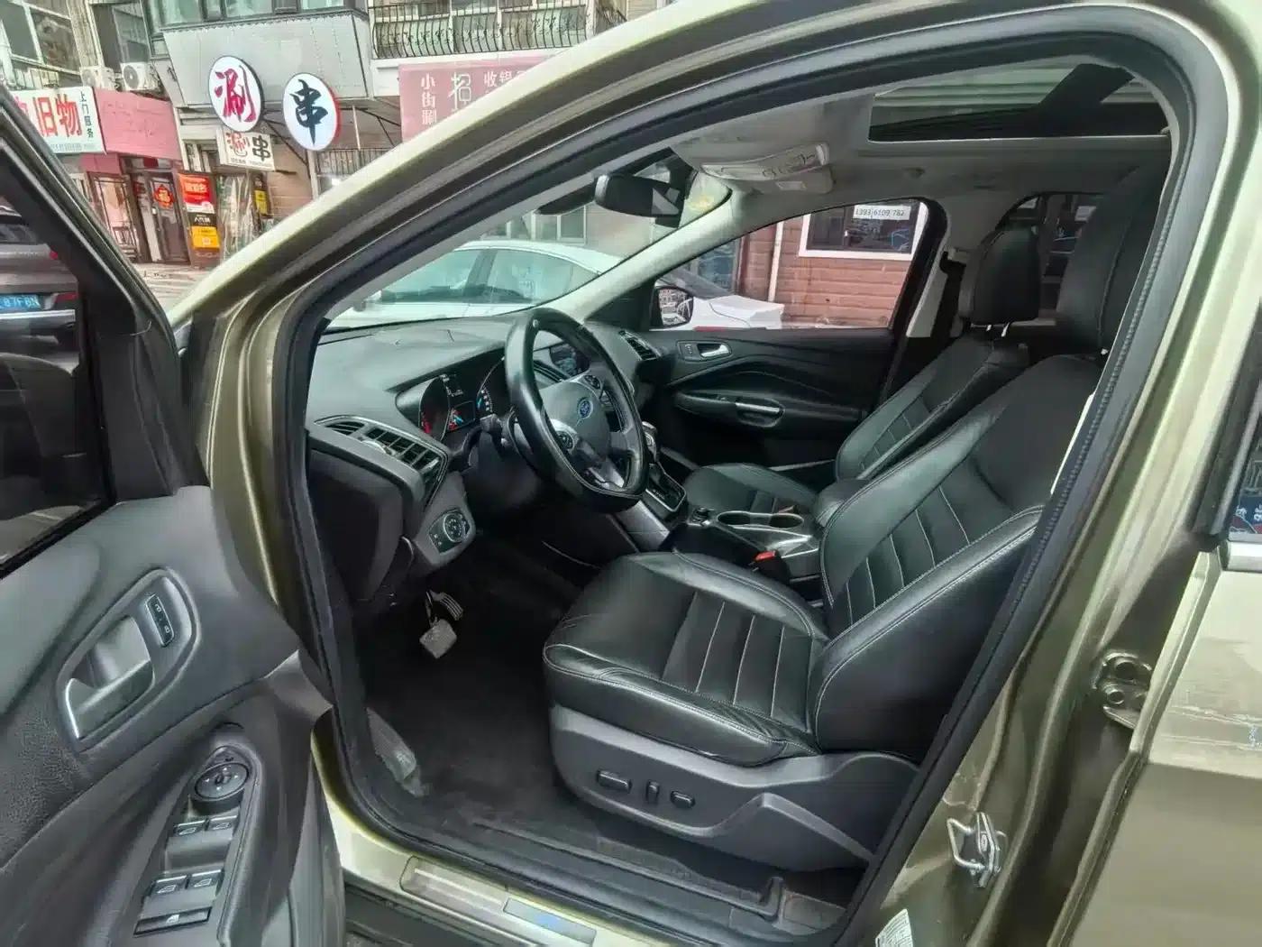 Ford Kuga 2015 1.5L GTDi AWD Elite — миниатюра 8