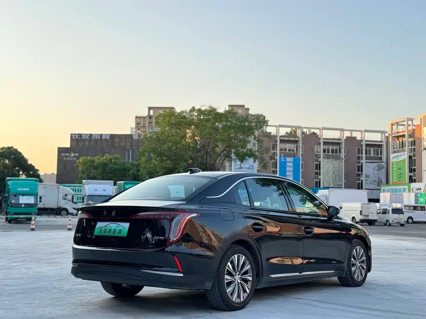 Hongqi E-QM5 2023 Basic Travel Edition — миниатюра 7