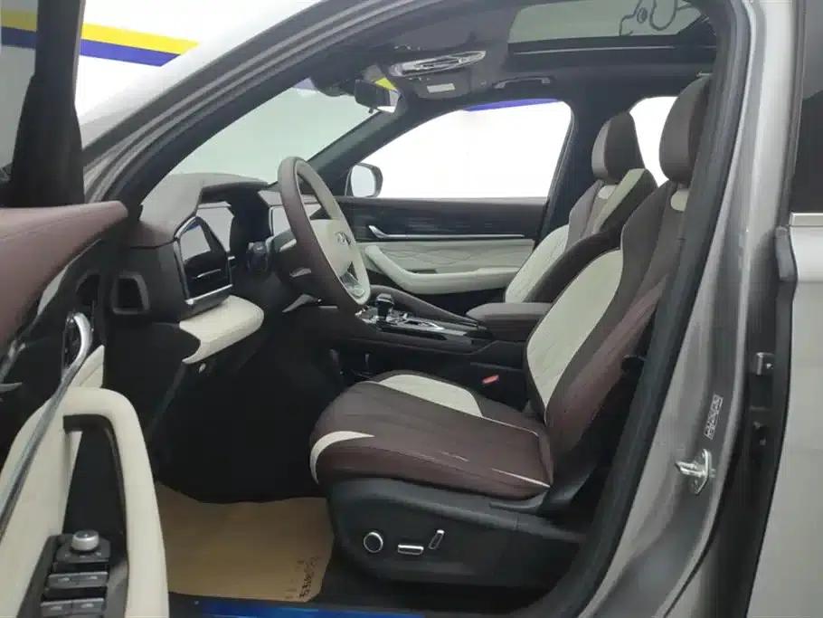 Geely Xingyue L 2024 2.0TD High-Power Automatic Two-Wheel Drive Cloud Edition — миниатюра 9