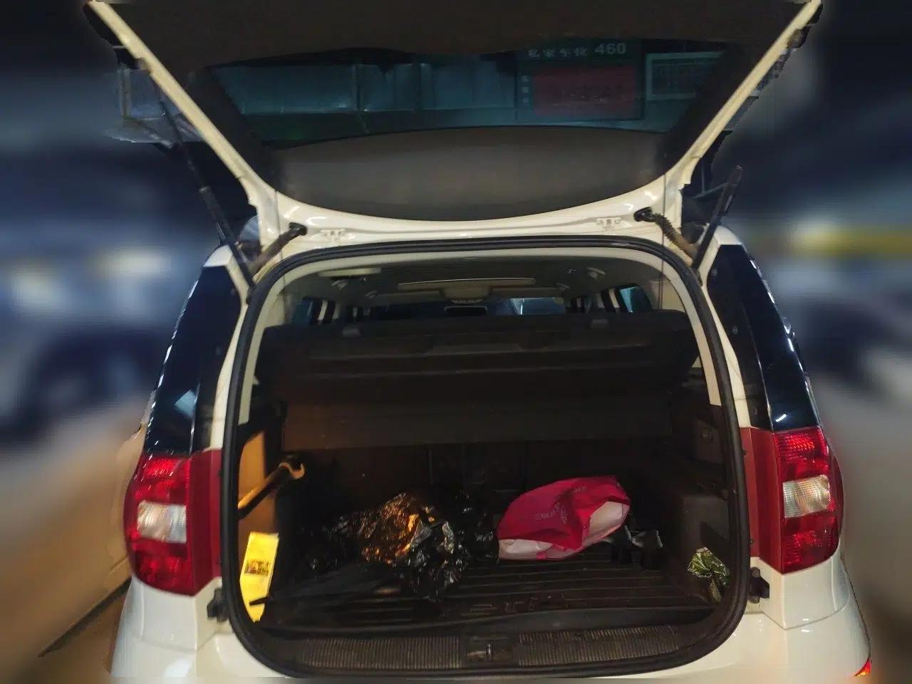 Skoda Yeti 2013 1.8T DSG Luxury Edition — миниатюра 19