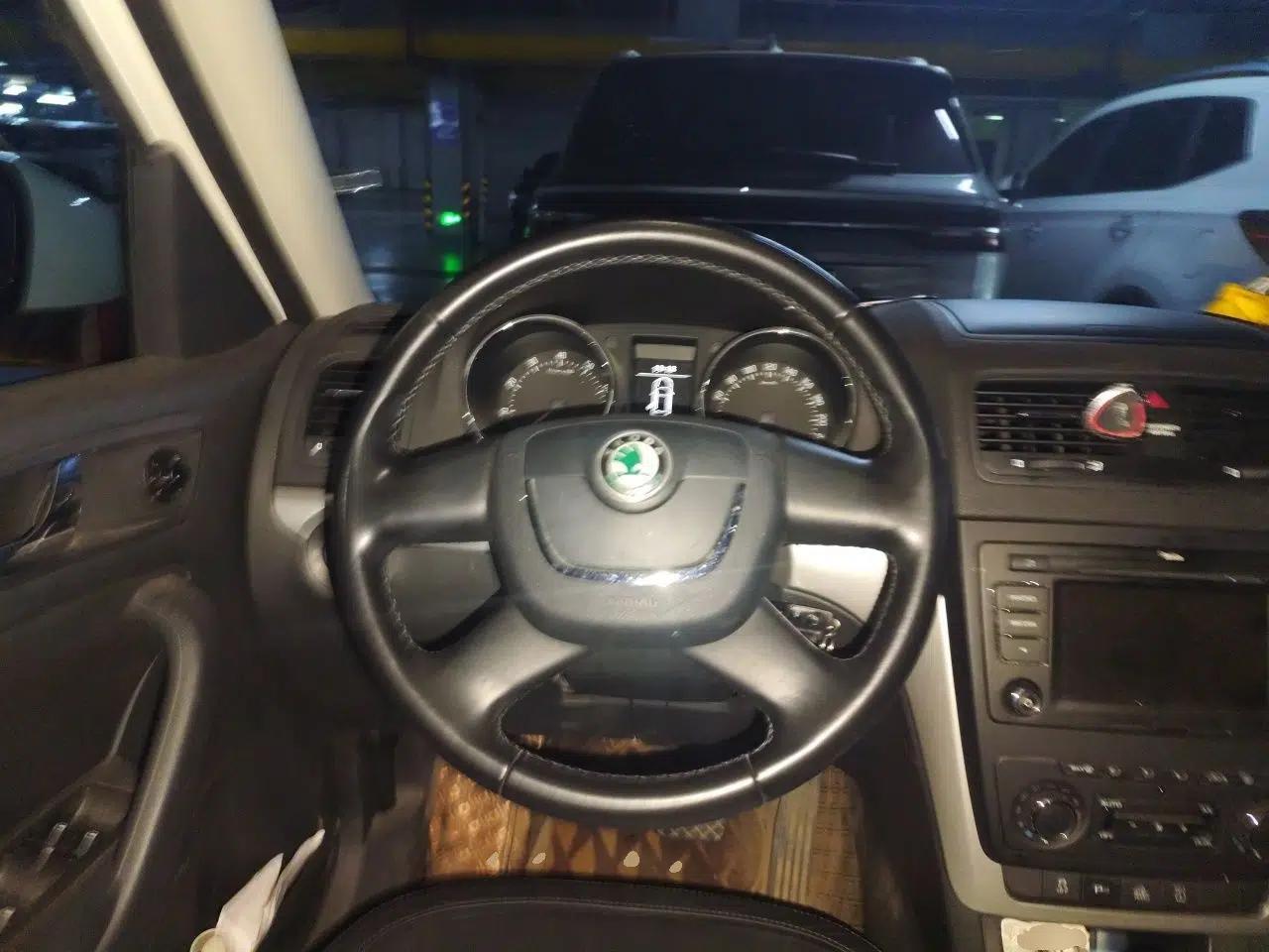 Skoda Yeti 2013 1.8T DSG Luxury Edition — миниатюра 10