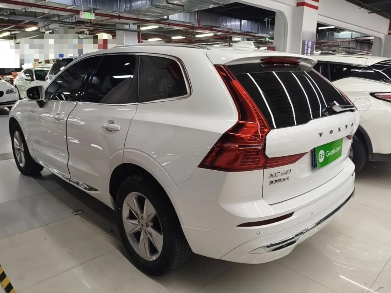 Volvo XC60 2022 B5 4x4 Zhiyi Luxury Edition — миниатюра 4