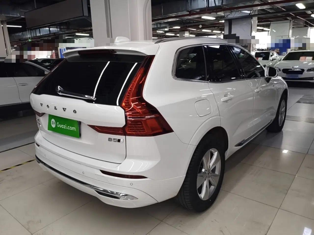 Volvo XC60 2022 B5 4x4 Zhiyi Luxury Edition — миниатюра 6