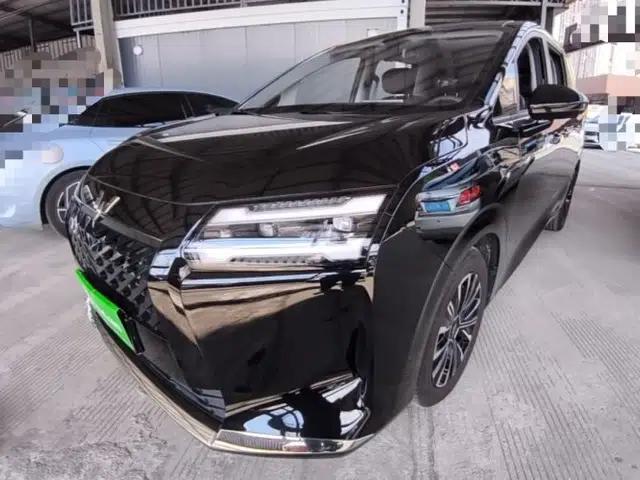 Wuling Starlight 730 2025 Model Plug-in Hybrid 125km Luxury Edition