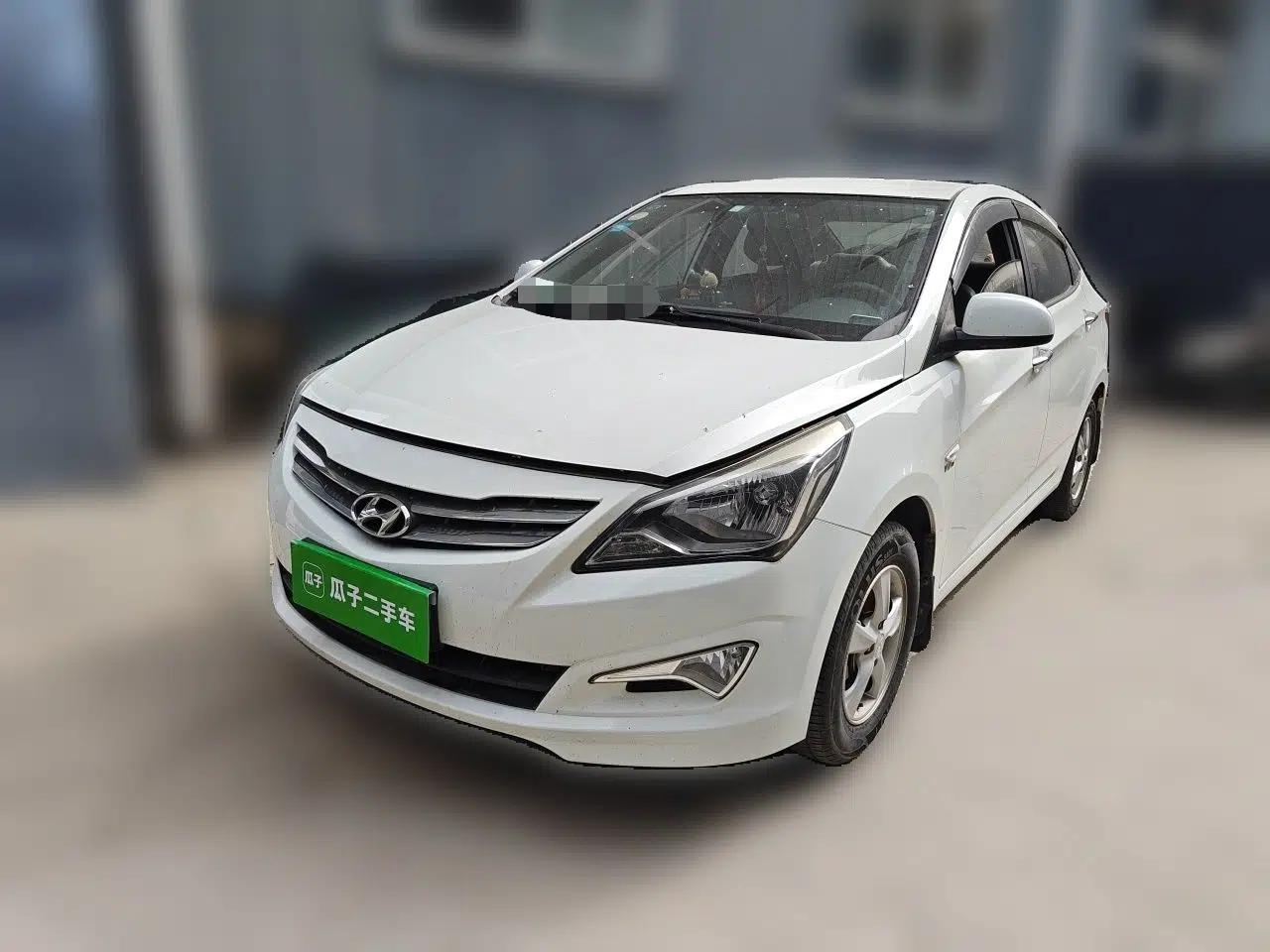 Hyundai Verna (older generation) 2014 1.4L Manual Smart GLS Trim — миниатюра 1