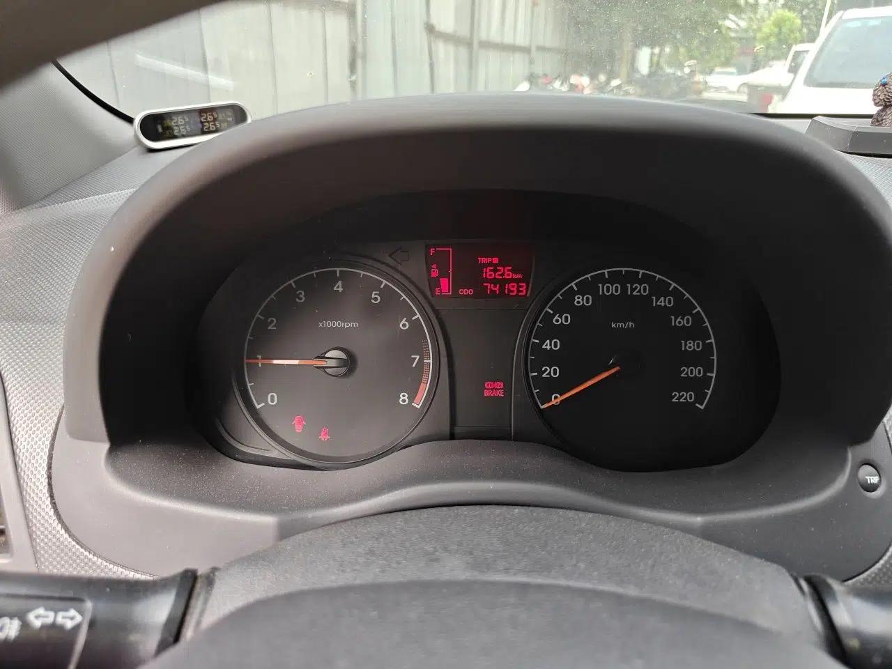 Hyundai Verna (older generation) 2014 1.4L Manual Smart GLS Trim — миниатюра 11