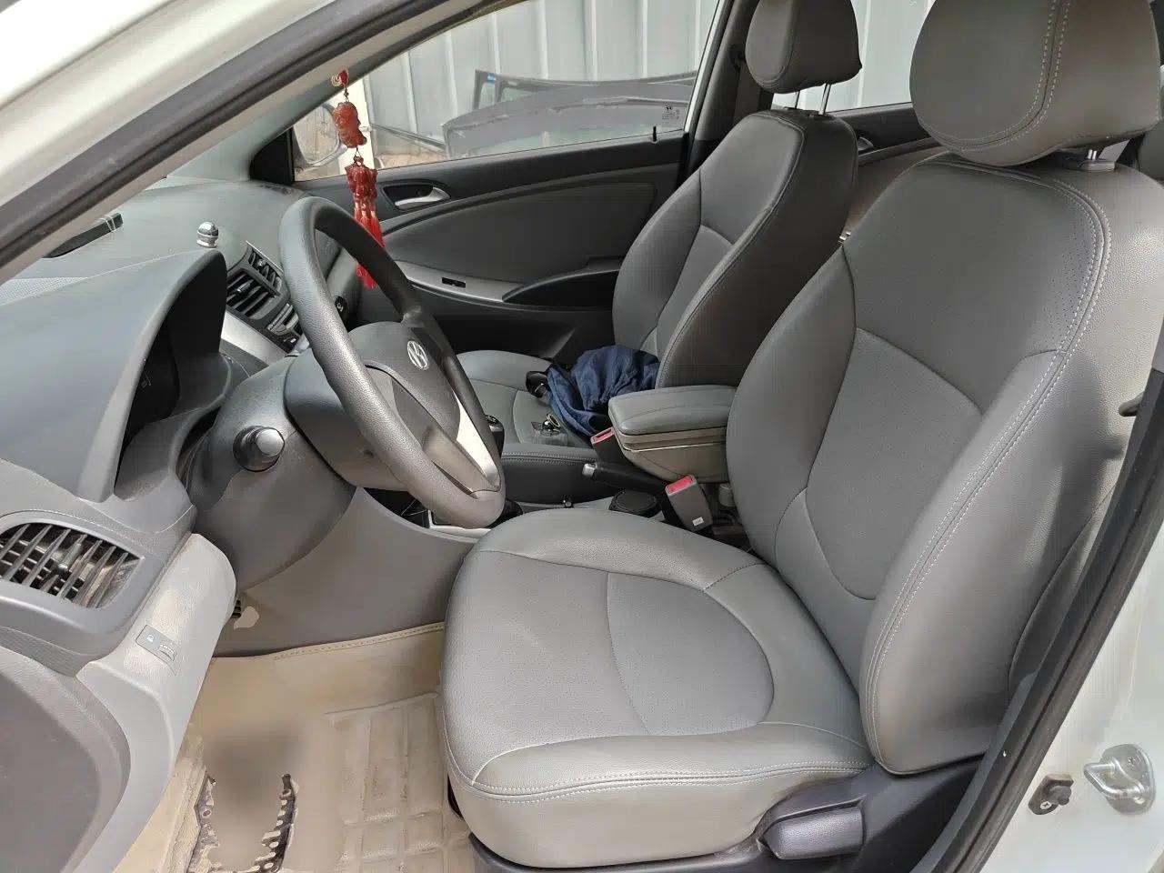 Hyundai Verna (older generation) 2014 1.4L Manual Smart GLS Trim — миниатюра 15