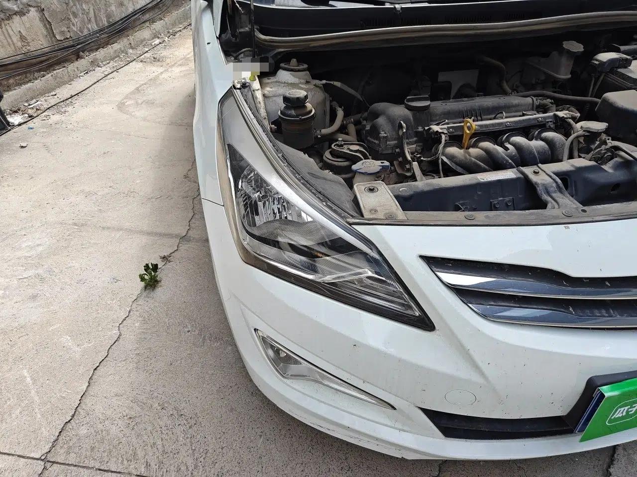 Hyundai Verna (older generation) 2014 1.4L Manual Smart GLS Trim — миниатюра 7