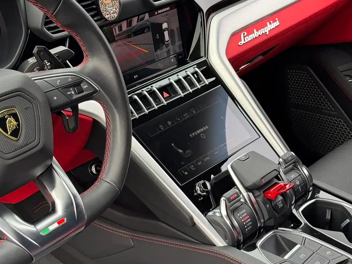 2023 Urus 4.0T V8 S — миниатюра 11