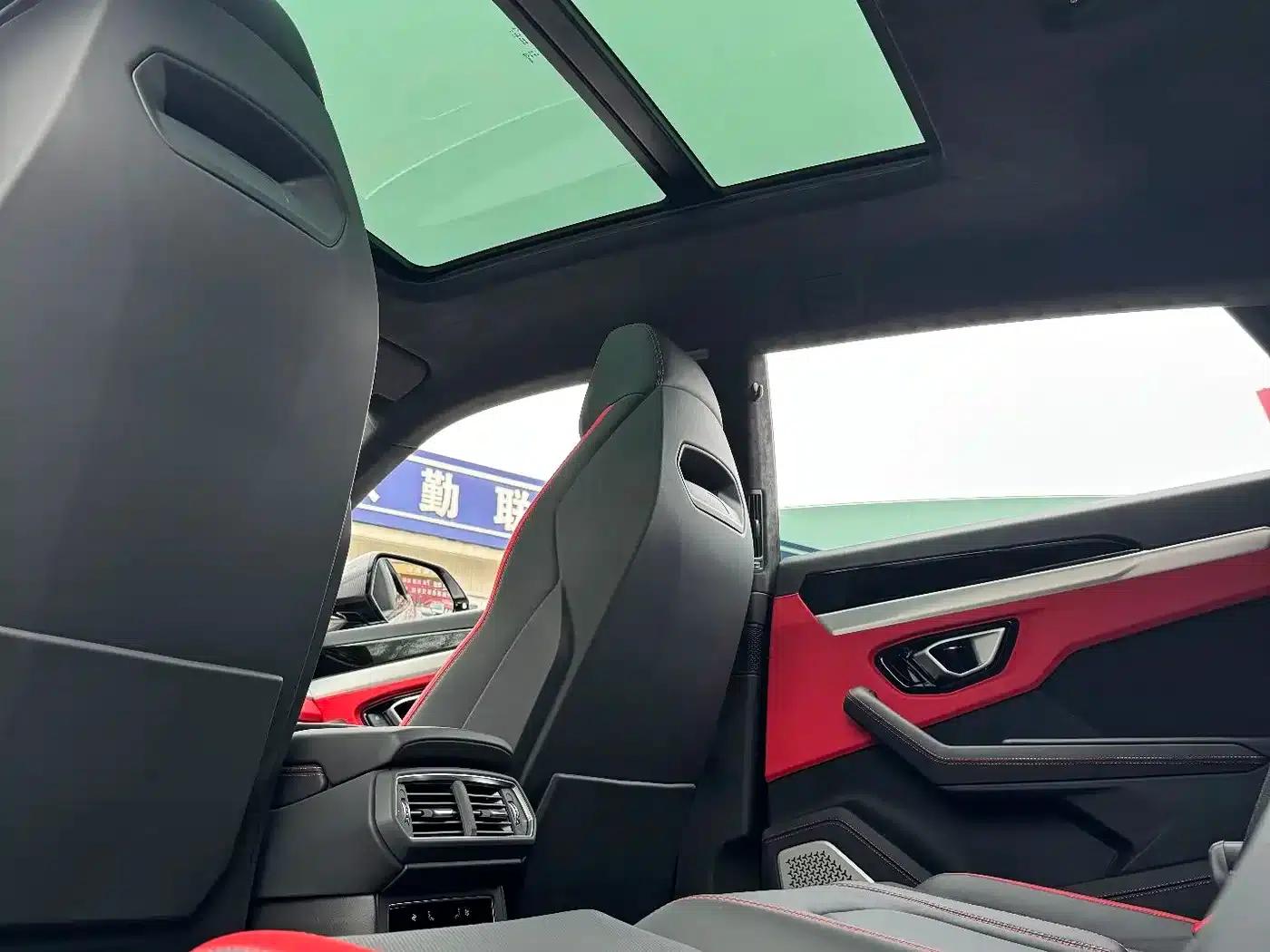 2023 Urus 4.0T V8 S — миниатюра 20