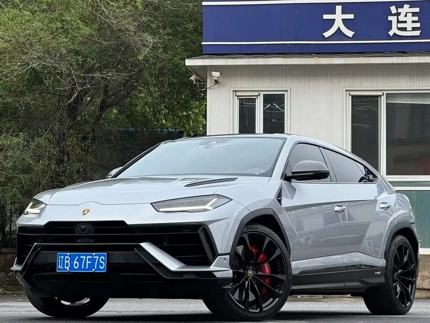2023 Urus 4.0T V8 S — миниатюра 4
