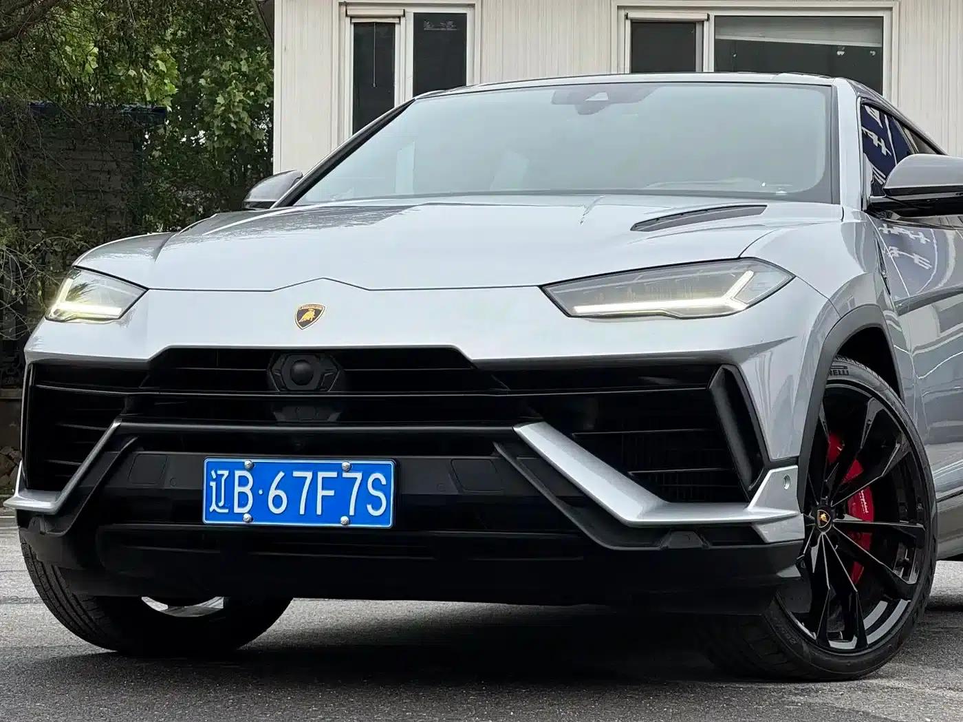 2023 Urus 4.0T V8 S — миниатюра 5