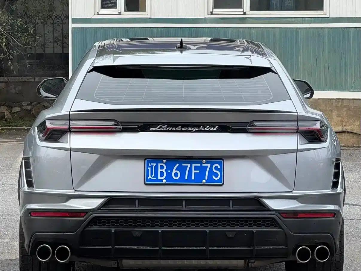 2023 Urus 4.0T V8 S — миниатюра 6
