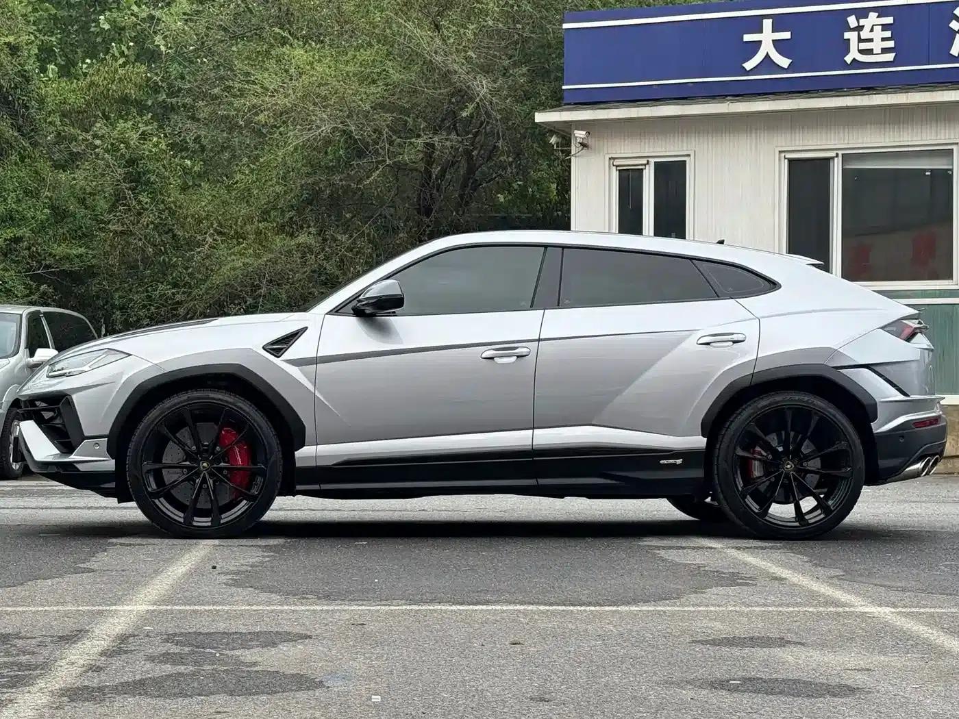 2023 Urus 4.0T V8 S — миниатюра 7