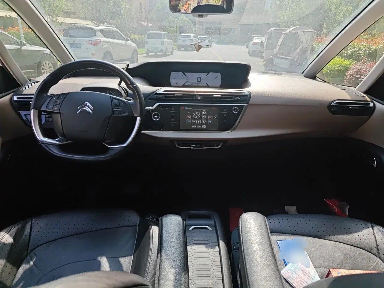 Citroen C4 Picasso 2015 Grand 1.6T Luxury 7-Seater — миниатюра 9
