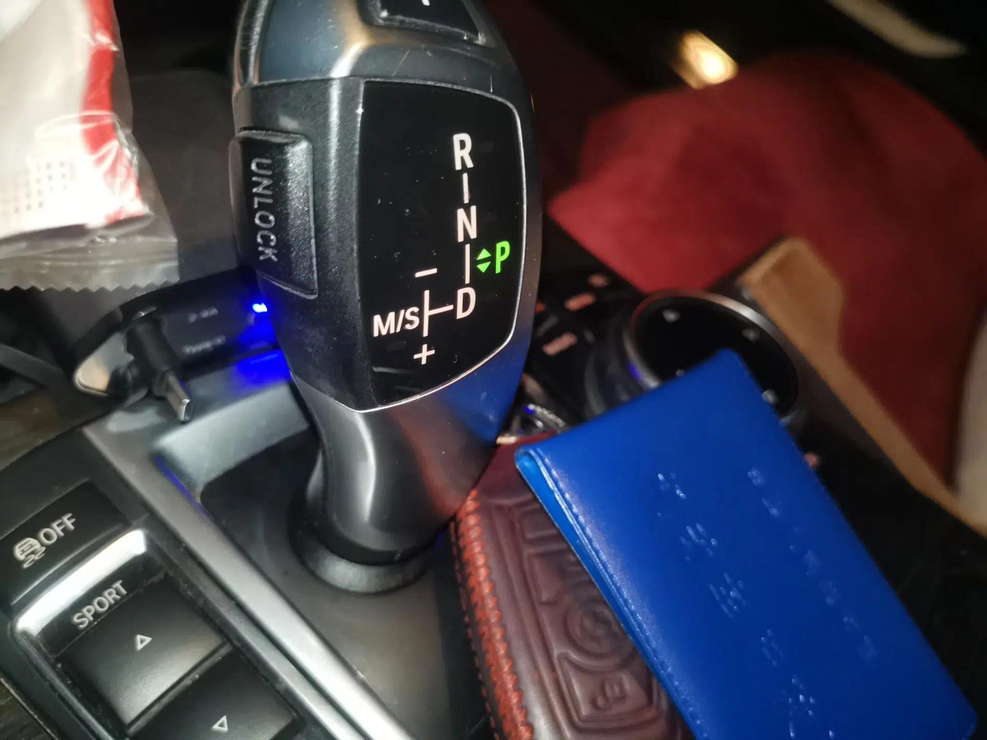 BMW 5 Series 2014 525Li Leading Model — миниатюра 14