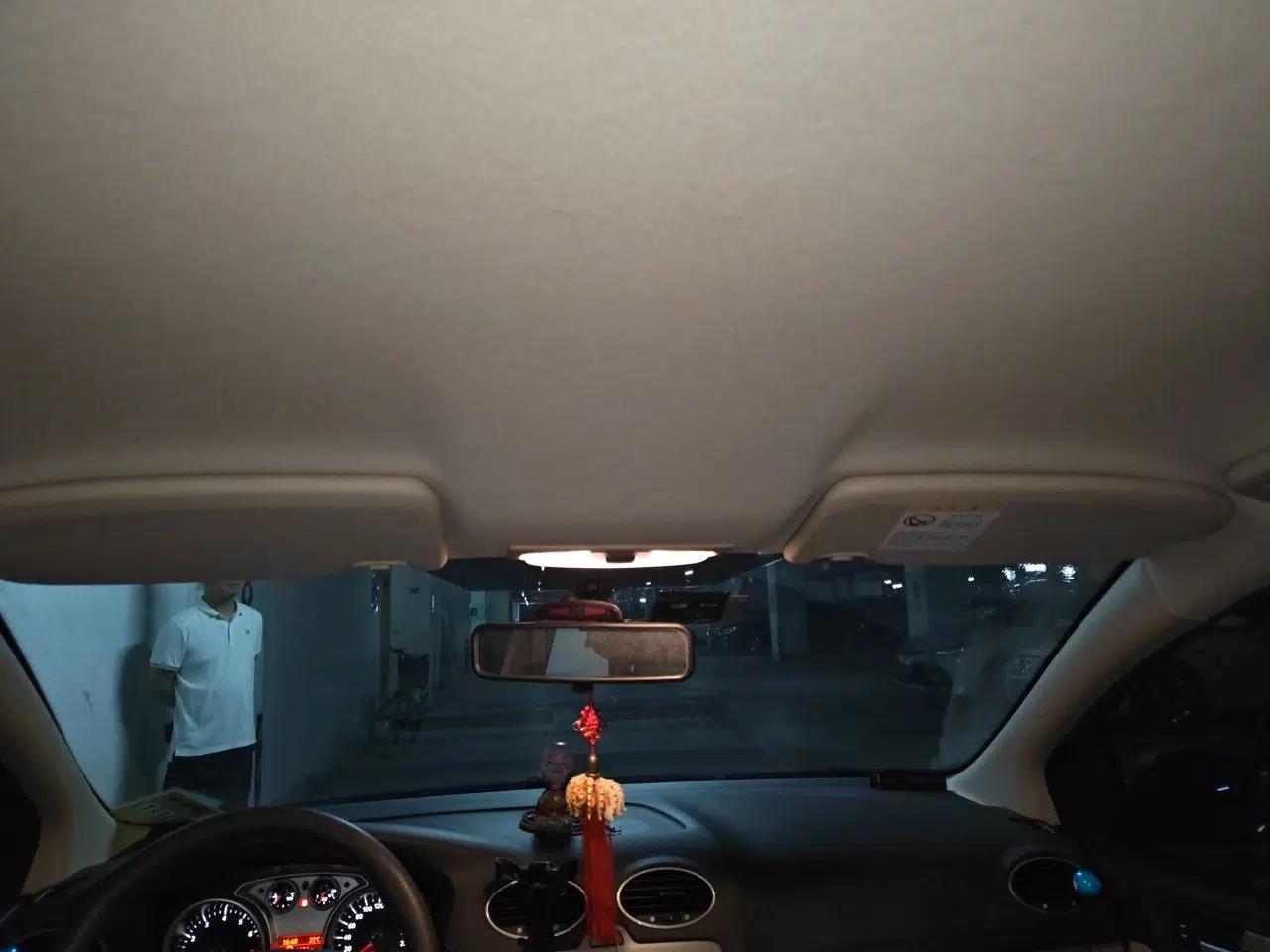 Ford Focus 2013 Sedan Classic 1.8L Manual Base Model — миниатюра 18