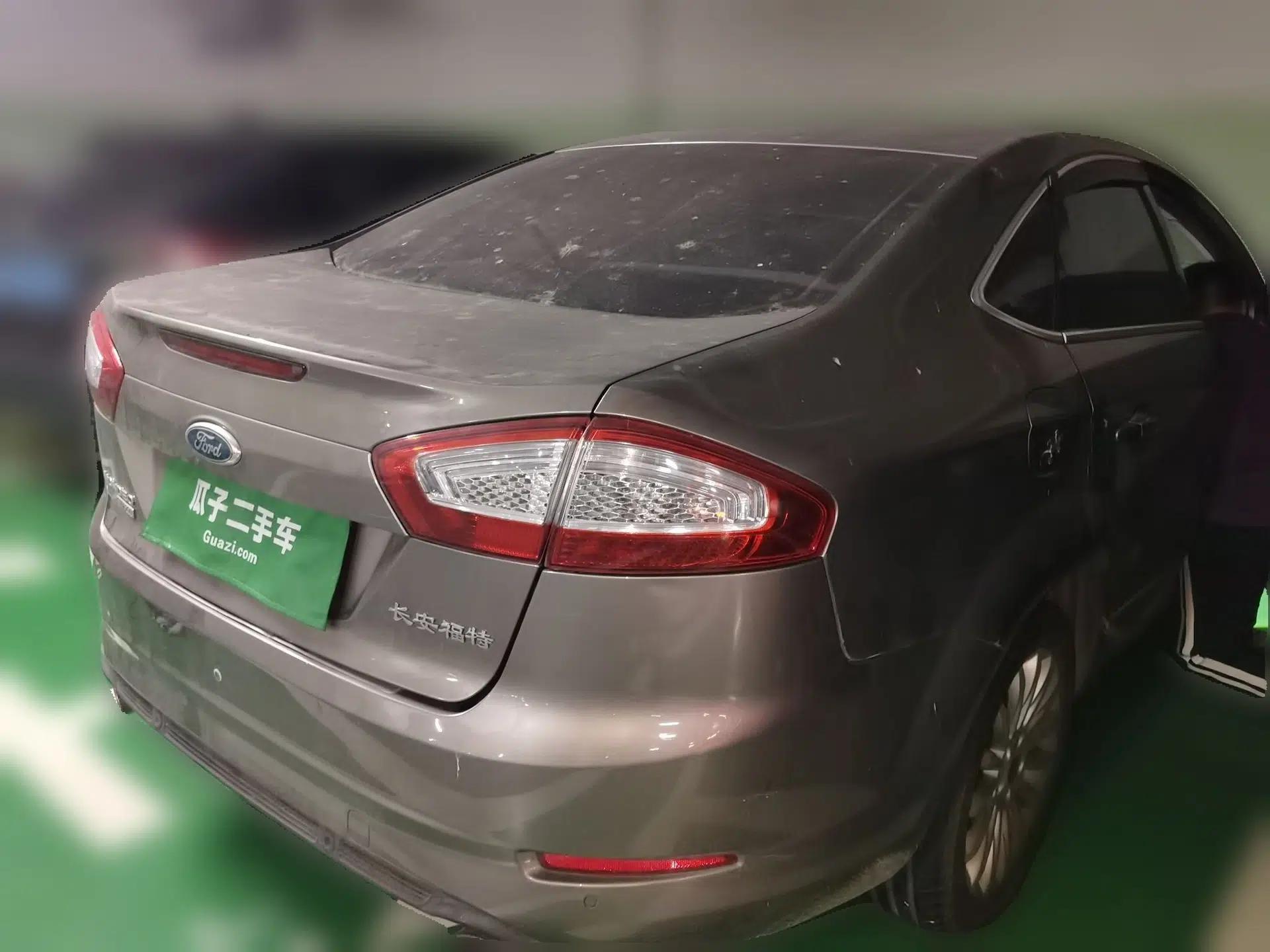 Ford Mondeo 2011 2.0L GTDi 200 Fashion Edition — миниатюра 6