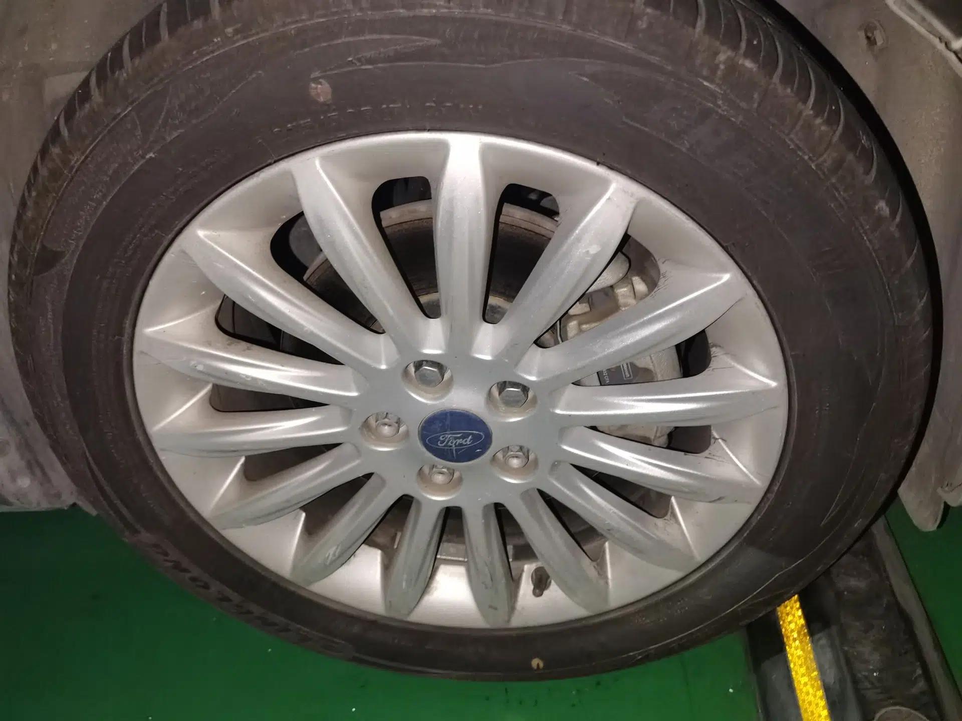 Ford Mondeo 2011 2.0L GTDi 200 Fashion Edition — миниатюра 8