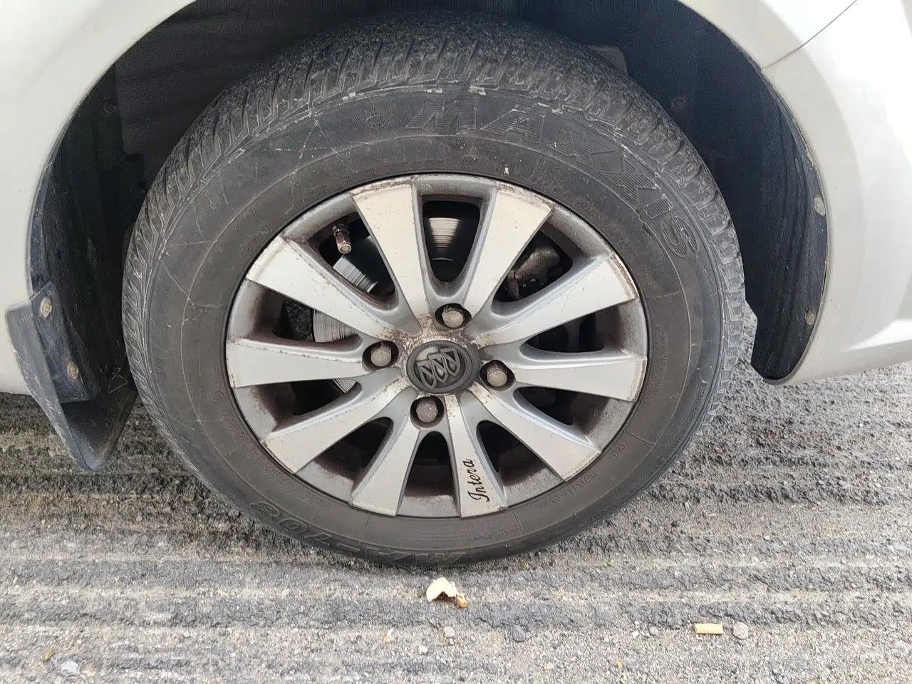 Buick Excelle 2015 1.5L Manual Classic Trim — миниатюра 8