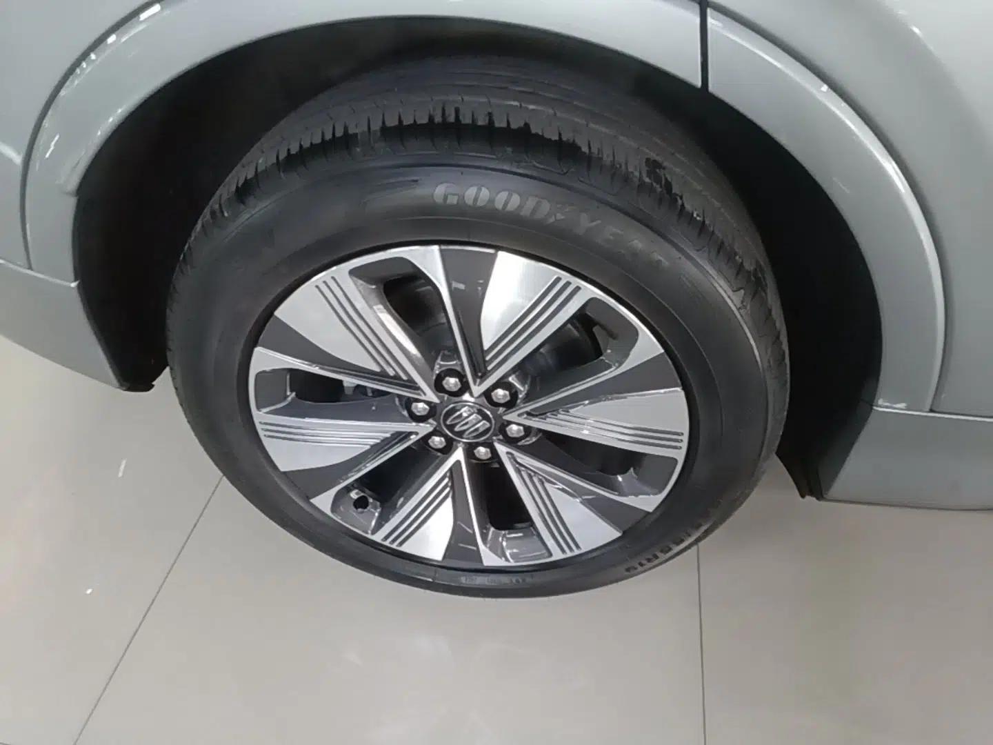 Buick E5 2025 Model 620KM Prestige Edition — миниатюра 16