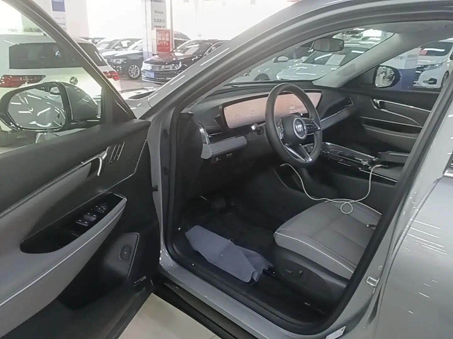 Buick E5 2025 Model 620KM Prestige Edition — миниатюра 23