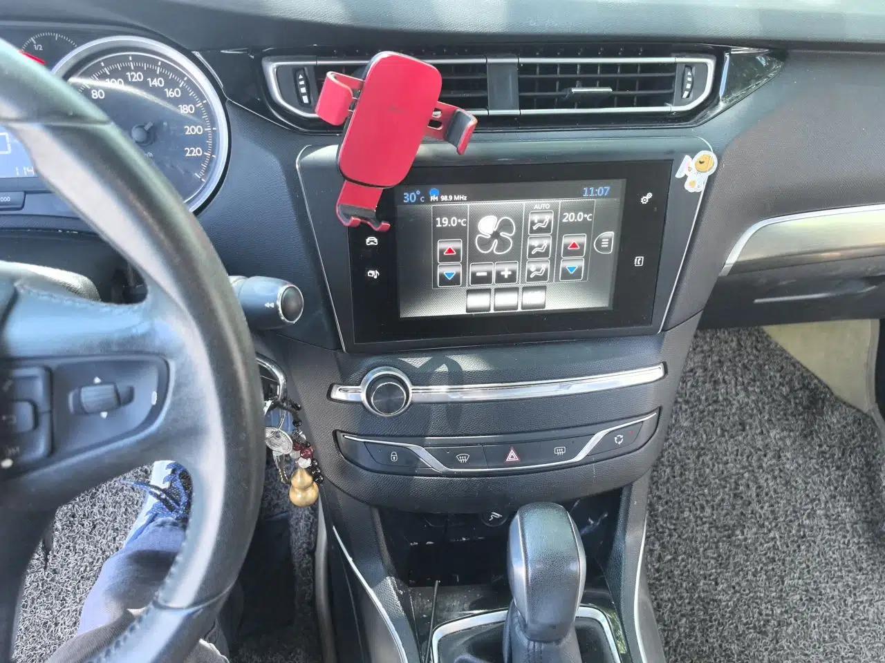 Peugeot 408 2015 1.2T Automatic Luxury Edition — миниатюра 13