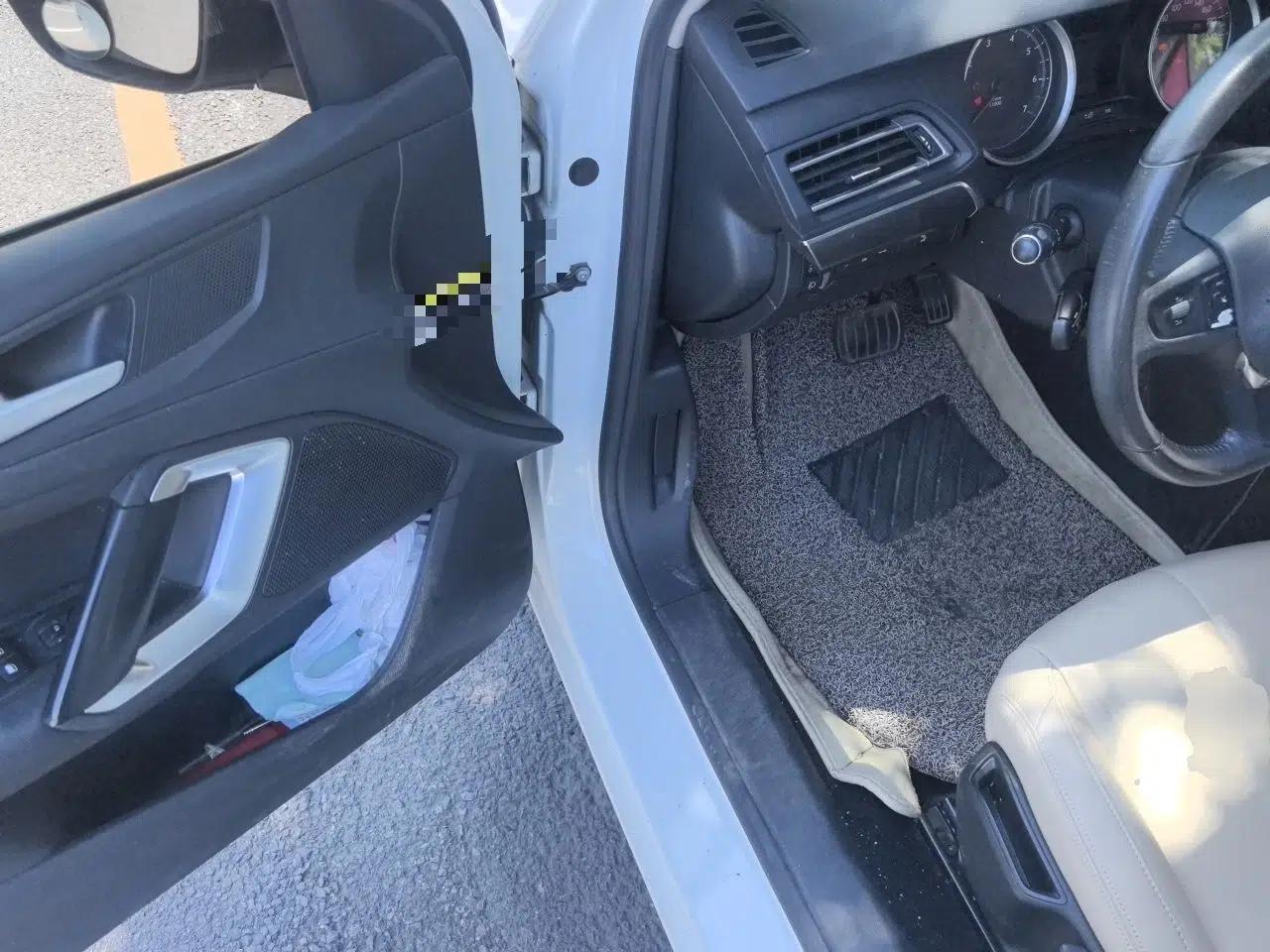 Peugeot 408 2015 1.2T Automatic Luxury Edition — миниатюра 16