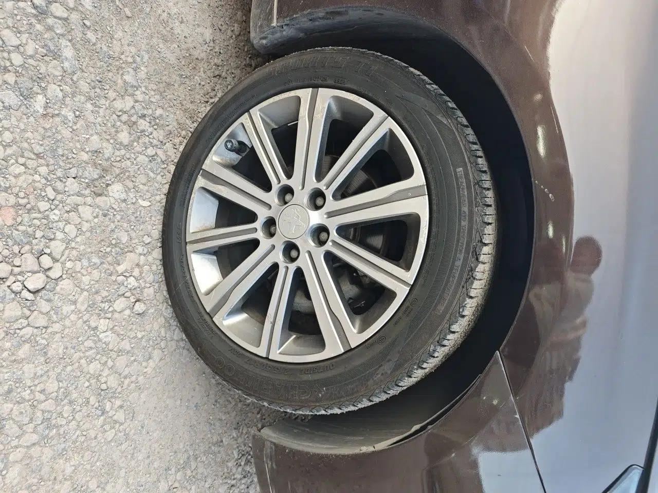 Peugeot 408 2015 1.2T Automatic Luxury Edition — миниатюра 8