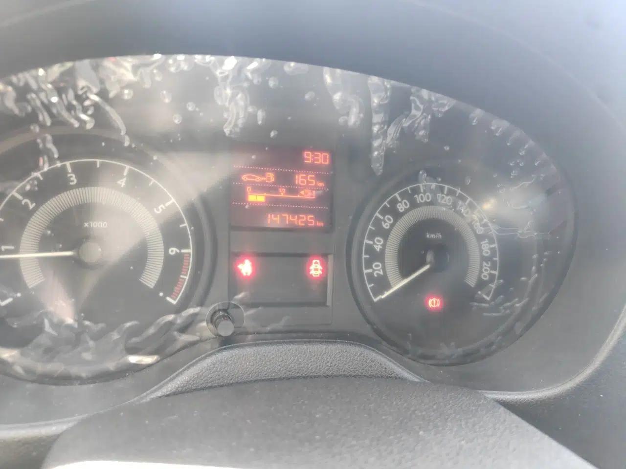 Peugeot 301 2016 1.6L Manual Comfort Edition — миниатюра 12