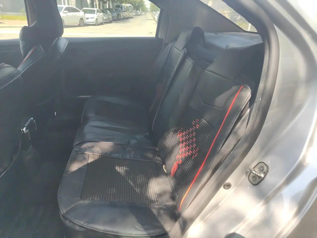Peugeot 301 2016 1.6L Manual Comfort Edition — миниатюра 17
