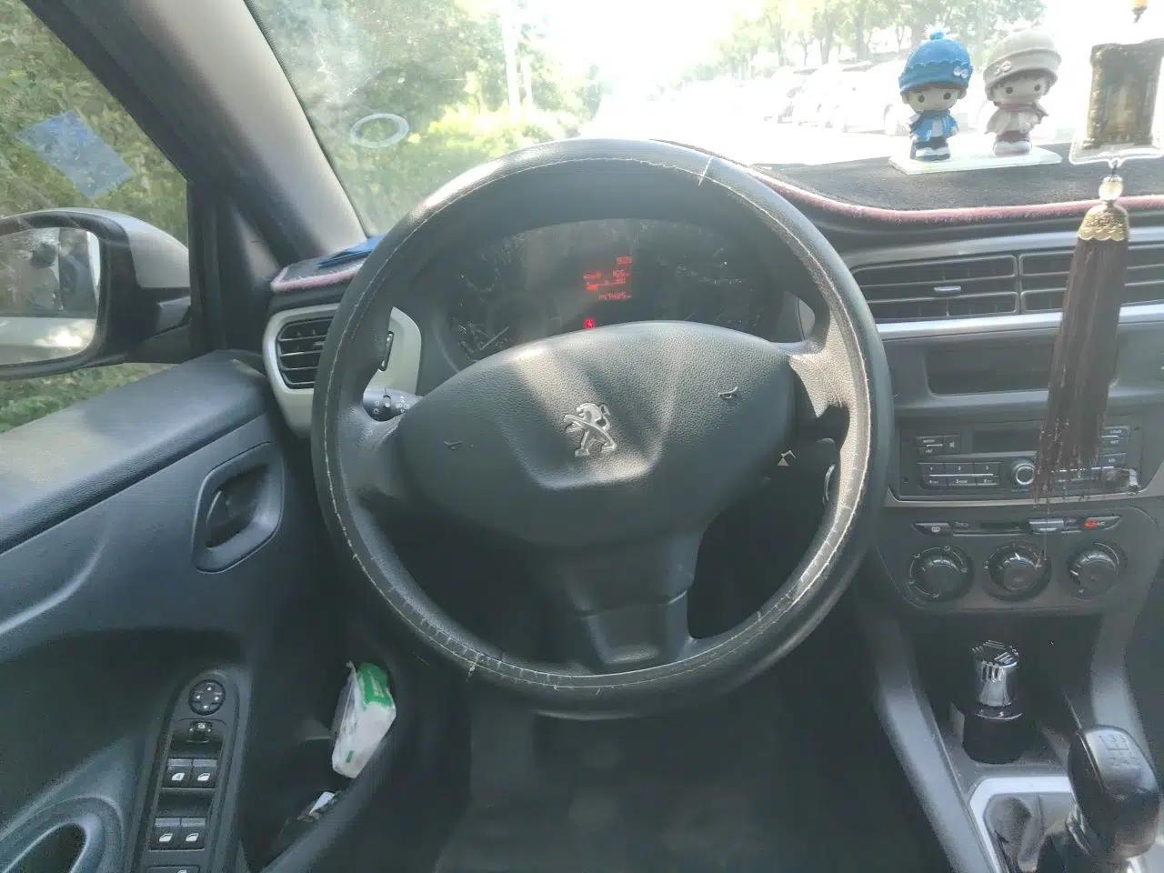 Peugeot 301 2016 1.6L Manual Comfort Edition — миниатюра 10