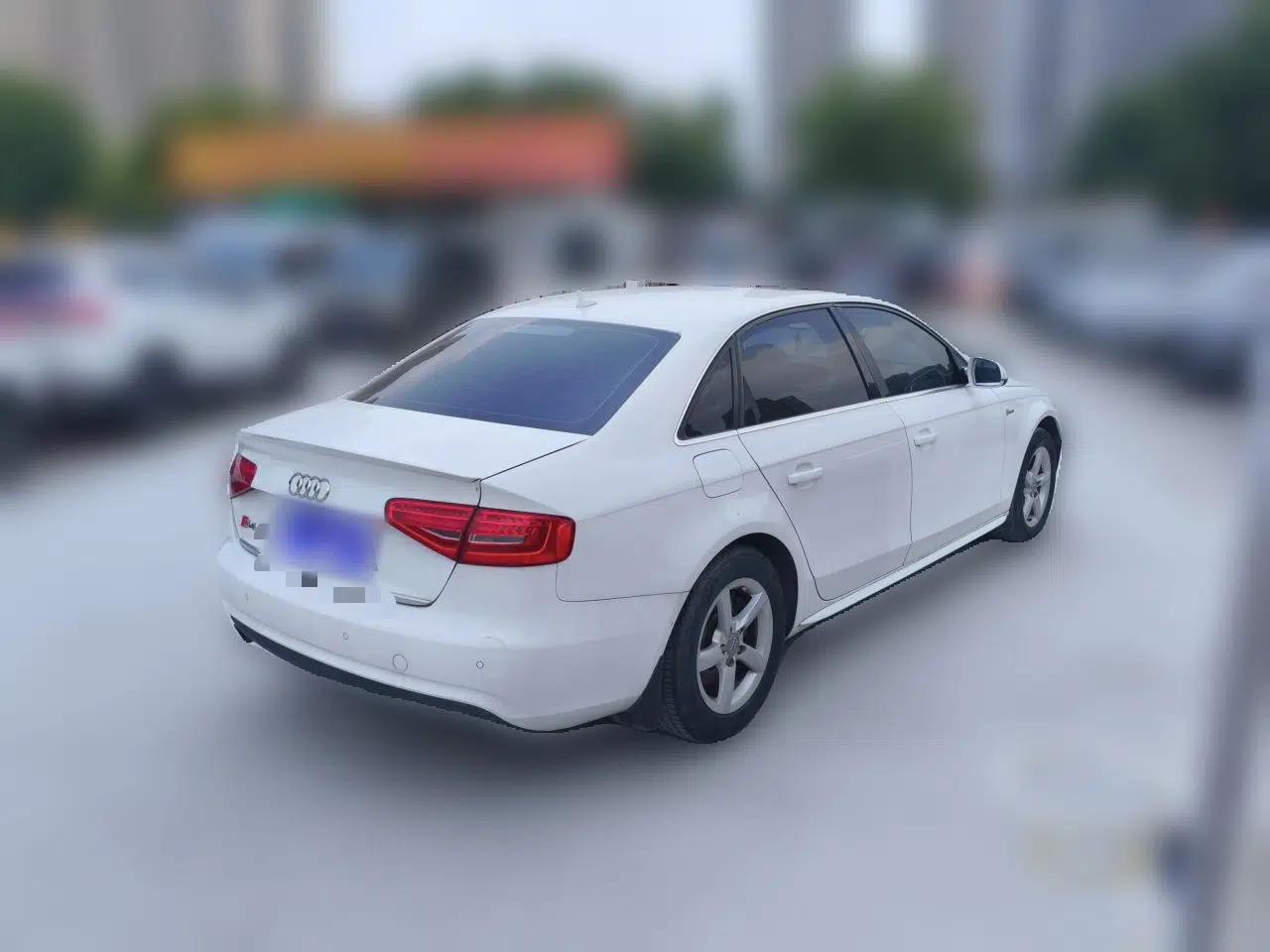 Audi A4L 2013 35 TFSI Automatic Comfort Model — миниатюра 6