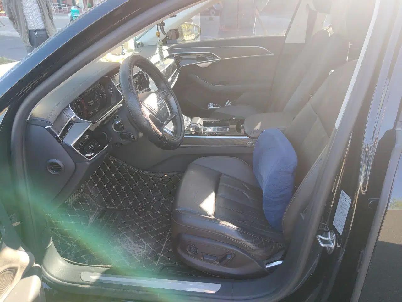 Audi A8 2018 A8L 55 TFSI quattro Launch Edition Elite Model — миниатюра 14
