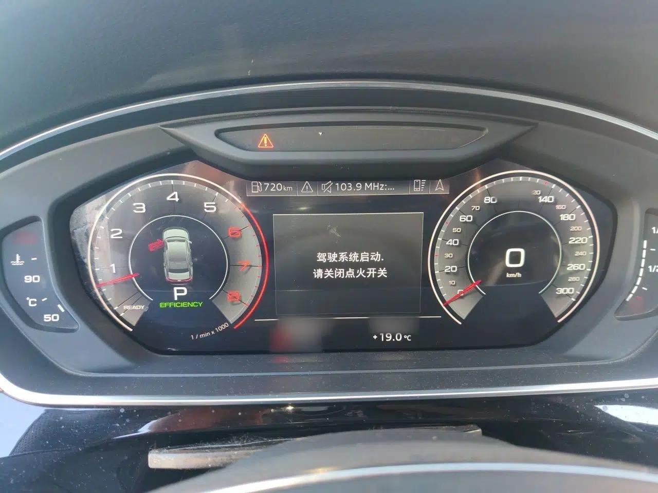 Audi A8 2018 A8L 55 TFSI quattro Launch Edition Elite Model — миниатюра 10