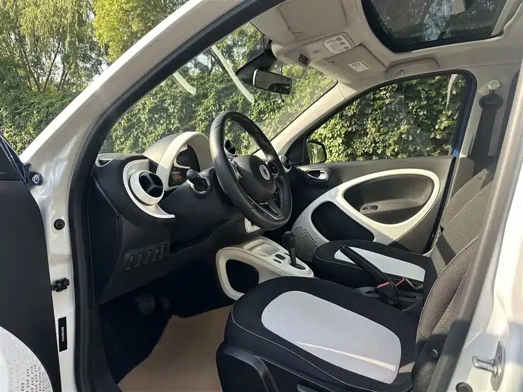 2016 Smart Forfour 1.0L 52kW Passion Edition — миниатюра 10