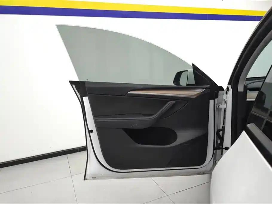 Model Y 2021 Long Range All-Wheel Drive — миниатюра 7