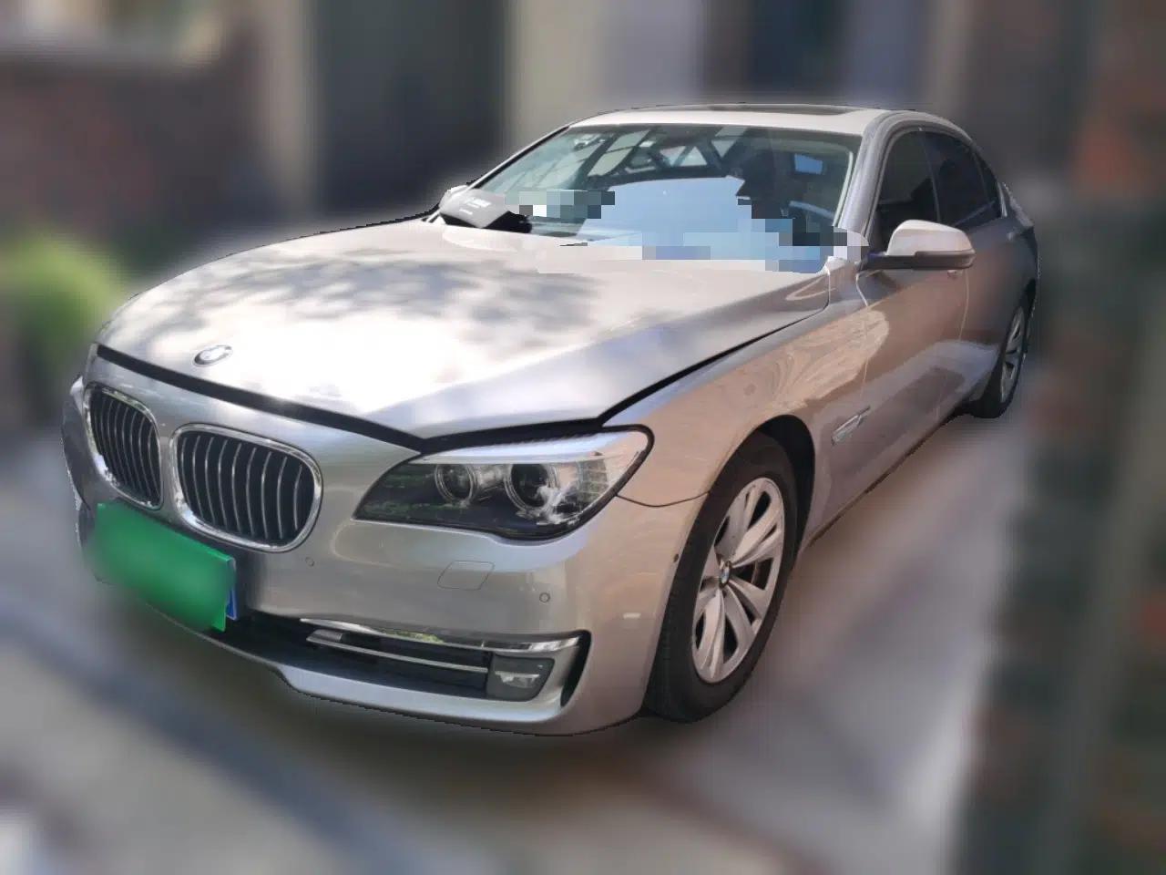 BMW 7 Series 2013 730Li Luxury Model — миниатюра 1