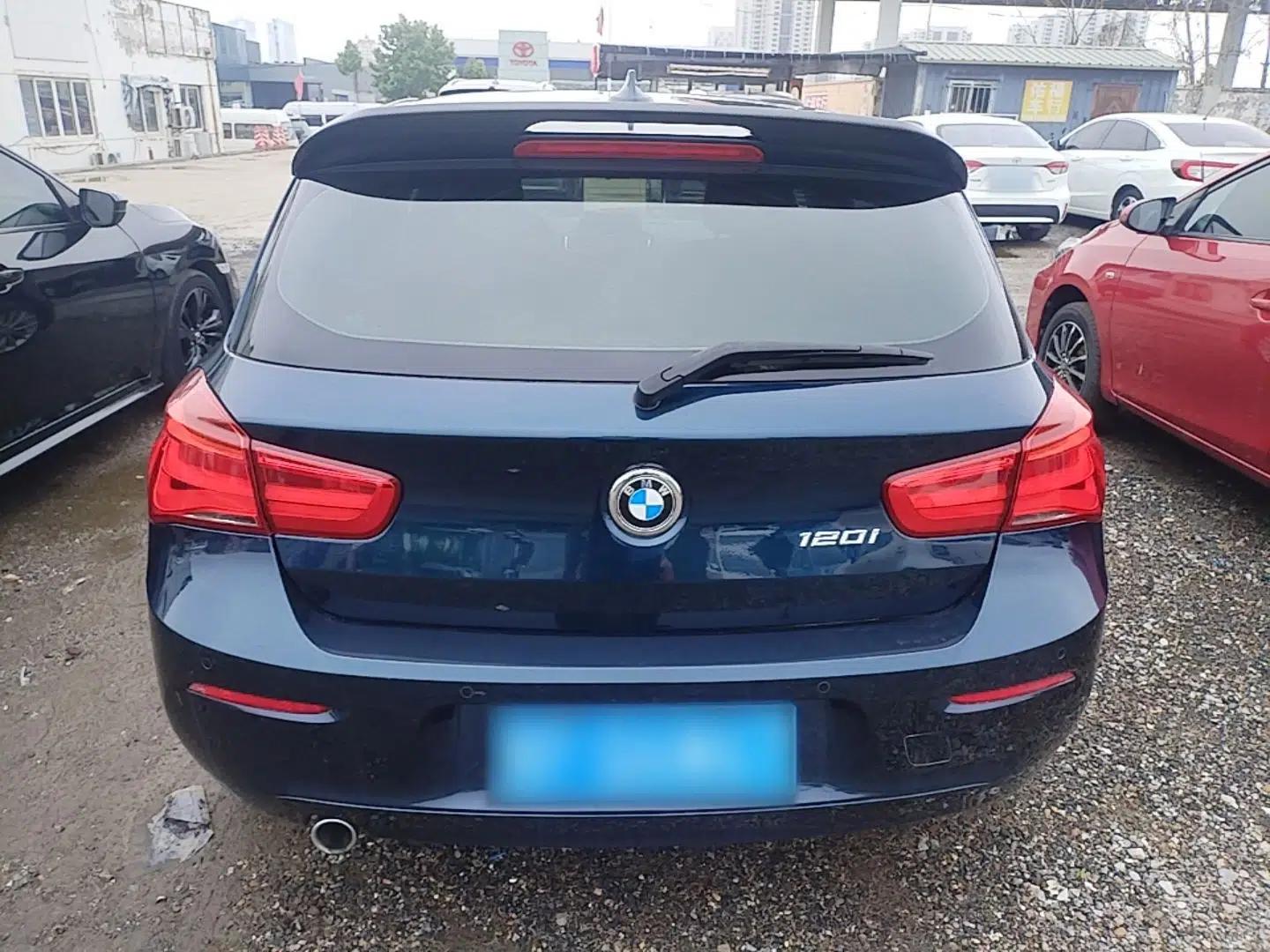 BMW 1 Series 2015 120i Leading Model — миниатюра 5