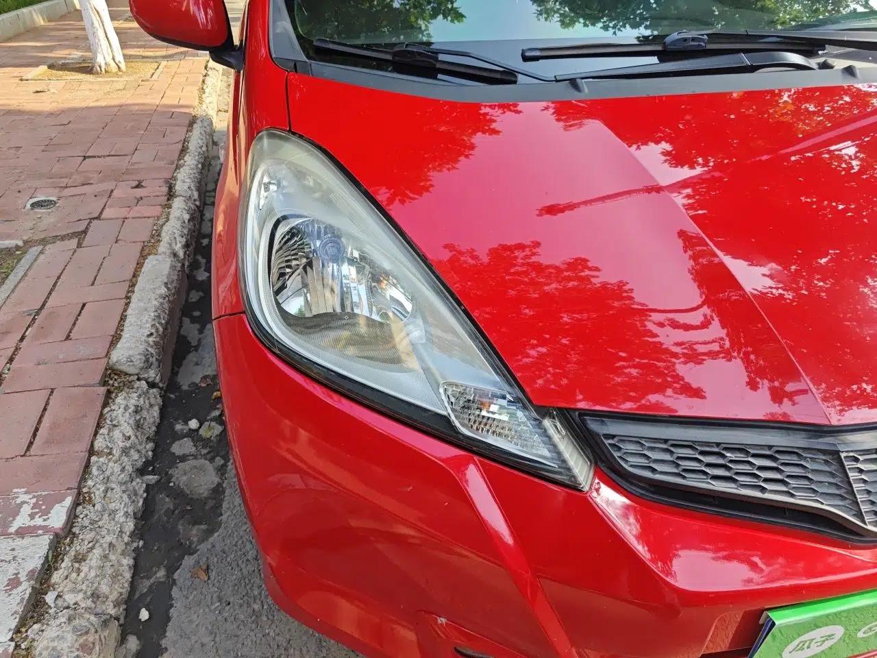Honda Fit 2011 1.3L automatic comfort version — миниатюра 7