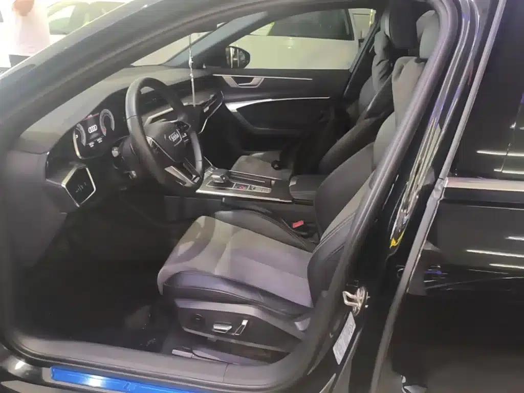 Audi A6L 2023 Facelift 45 TFSI quattro Premium Dynamic Edition — миниатюра 15