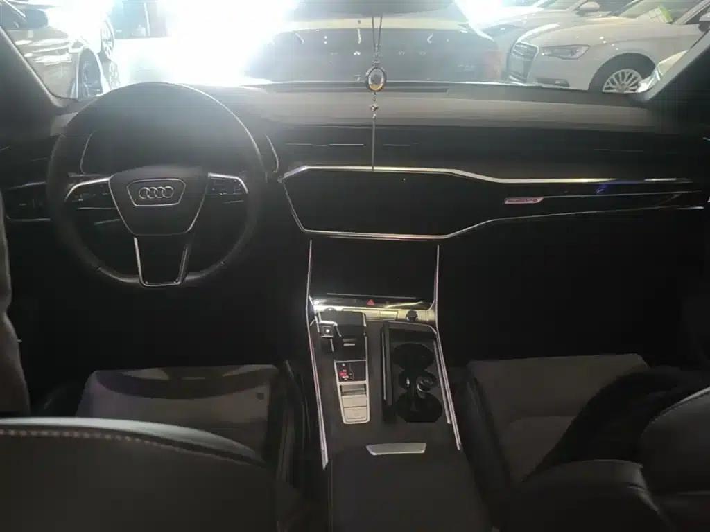 Audi A6L 2023 Facelift 45 TFSI quattro Premium Dynamic Edition — миниатюра 10