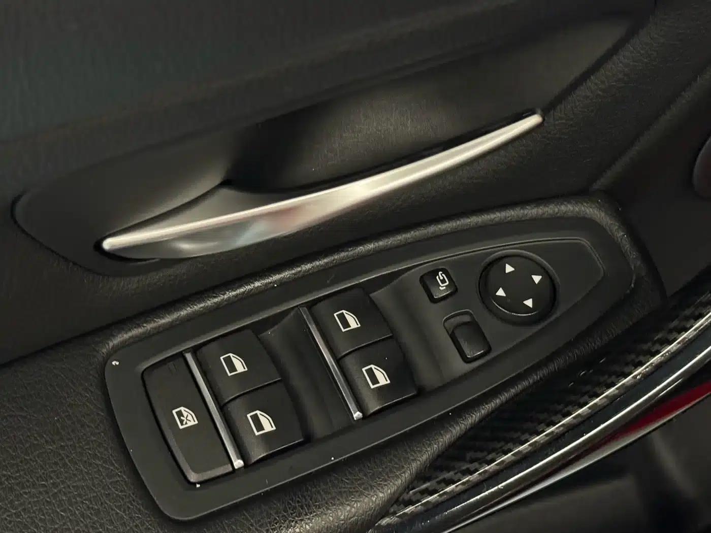 2016 BMW 3 Series 320i Fashion Edition — миниатюра 4