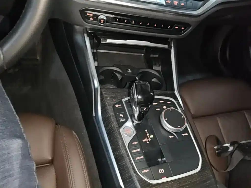 2022 BMW 3 Series 325Li M Sport Package — миниатюра 14