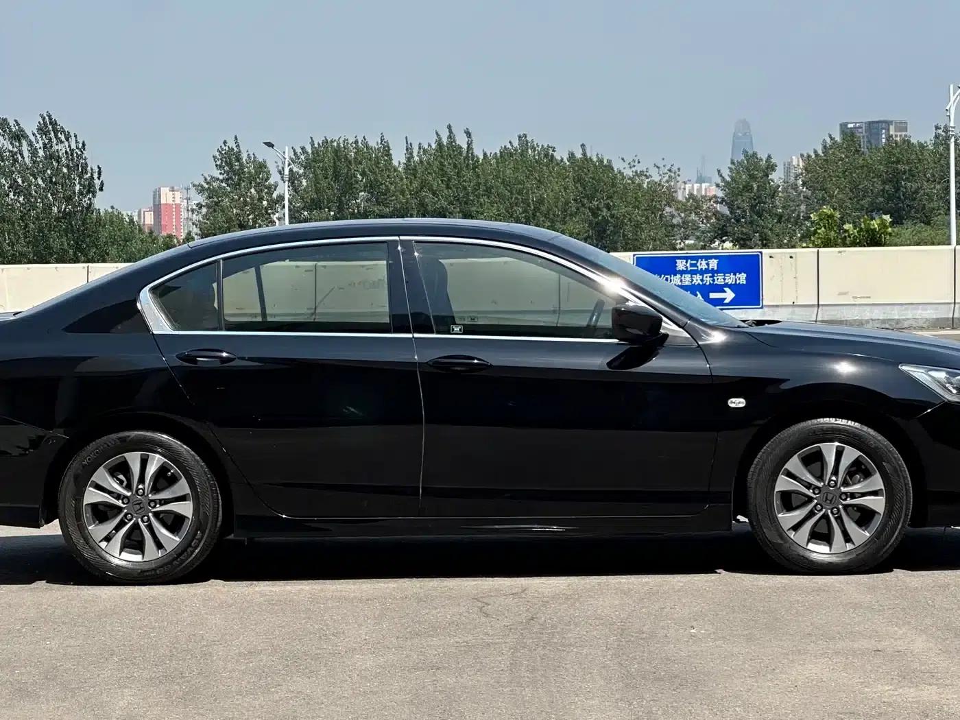 Accord 2016 2.0L Elite Edition — миниатюра 3