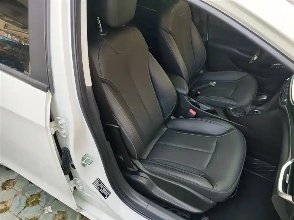 Buick Excelle 2021 Facelift Classic 1.5L Automatic Entry-Level Model — миниатюра 25