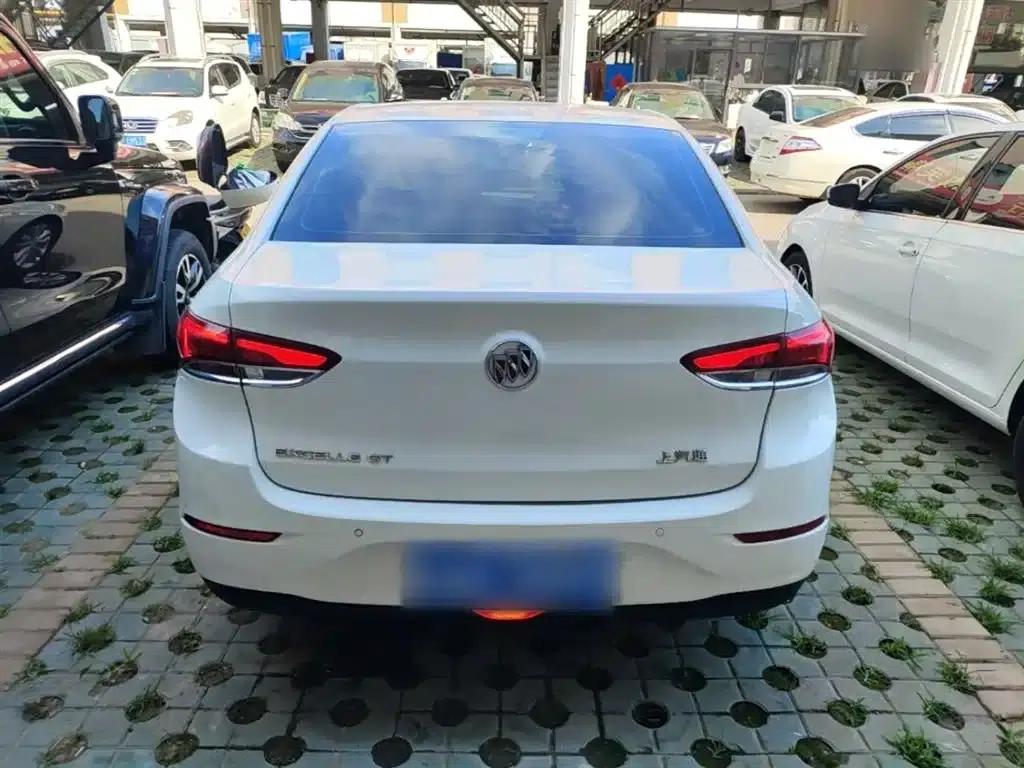 Buick Excelle 2021 Facelift Classic 1.5L Automatic Entry-Level Model — миниатюра 6