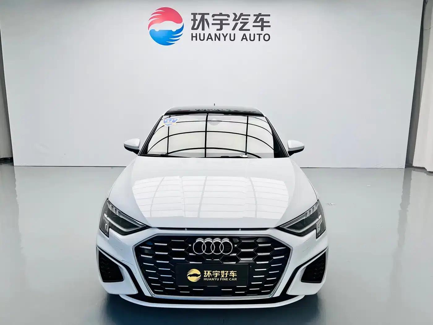 Audi A3 2023 Facelift Sportback 35 TFSI Fashion Sporty Model — миниатюра 2