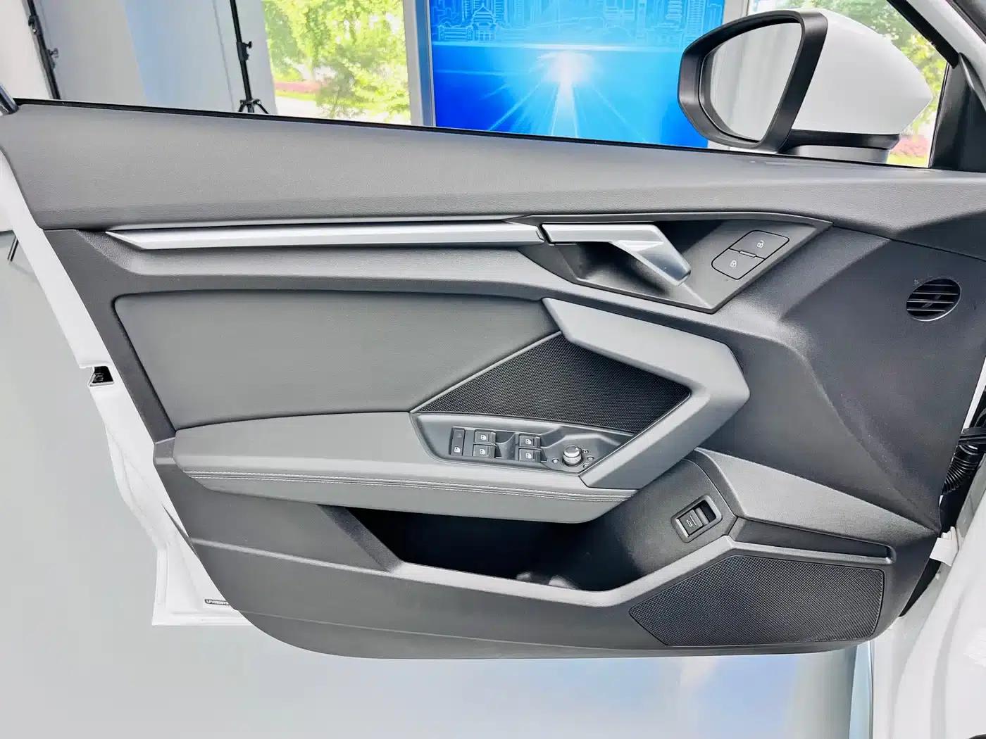 Audi A3 2023 Facelift Sportback 35 TFSI Fashion Sporty Model — миниатюра 13